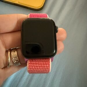 Apple Watch SE GPS + Cellular, 40mm Space Gray Aluminum